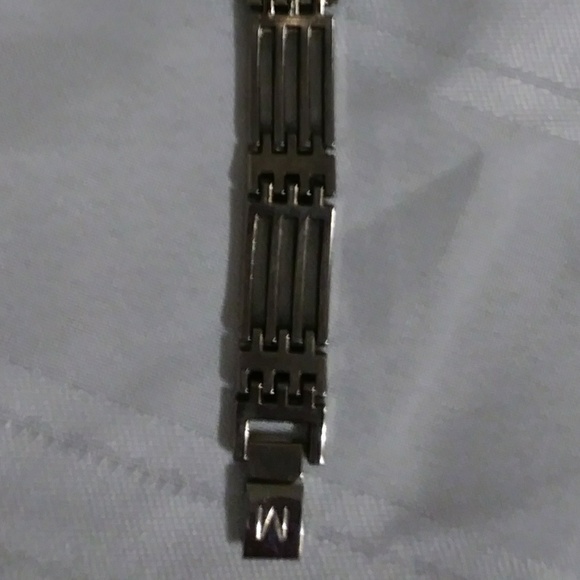 Luxury time piece main image 6